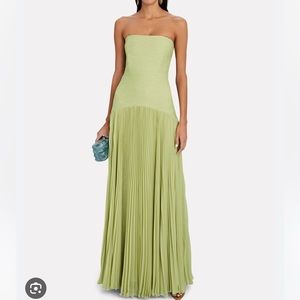 ISO Alexis Sunniva Dress in Sage in S or M!!!!!